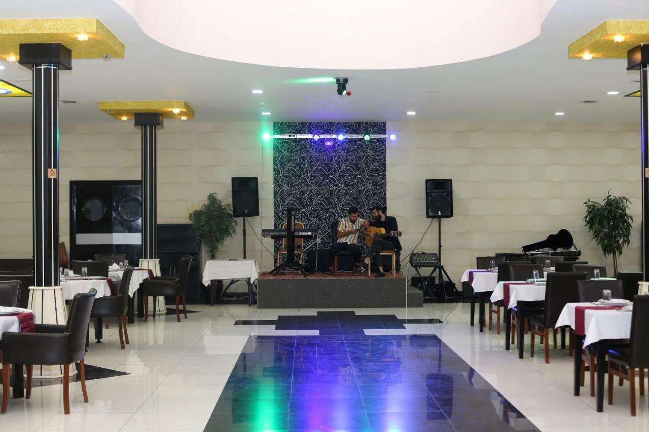 Ambassador Hotel 바쿠 외부 사진