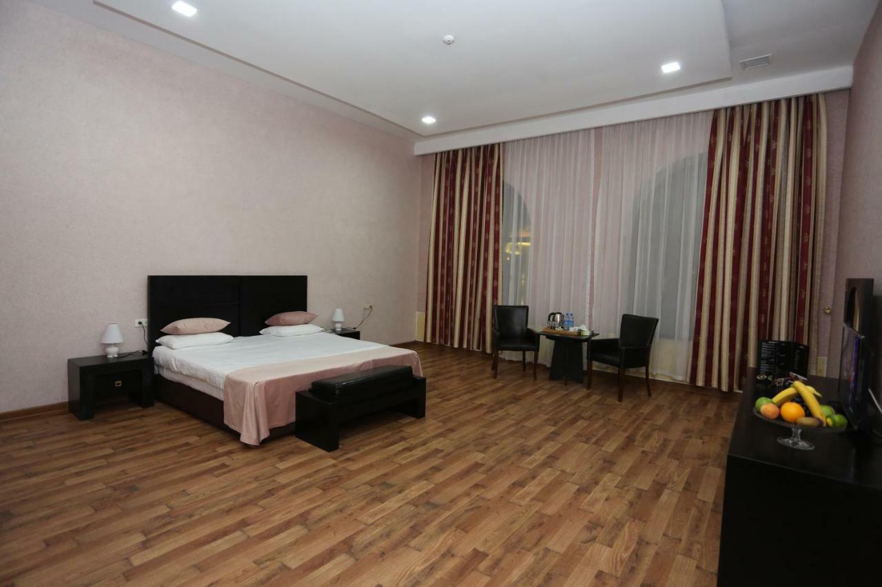 Ambassador Hotel 바쿠 외부 사진