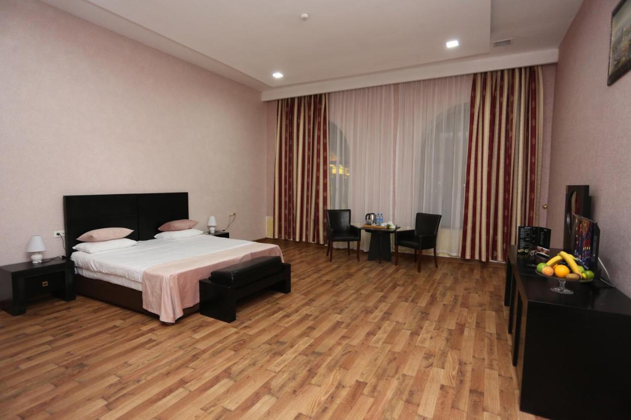 Ambassador Hotel 바쿠 외부 사진