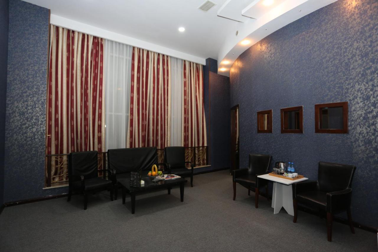 Ambassador Hotel 바쿠 외부 사진